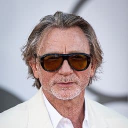 Daniel Craig